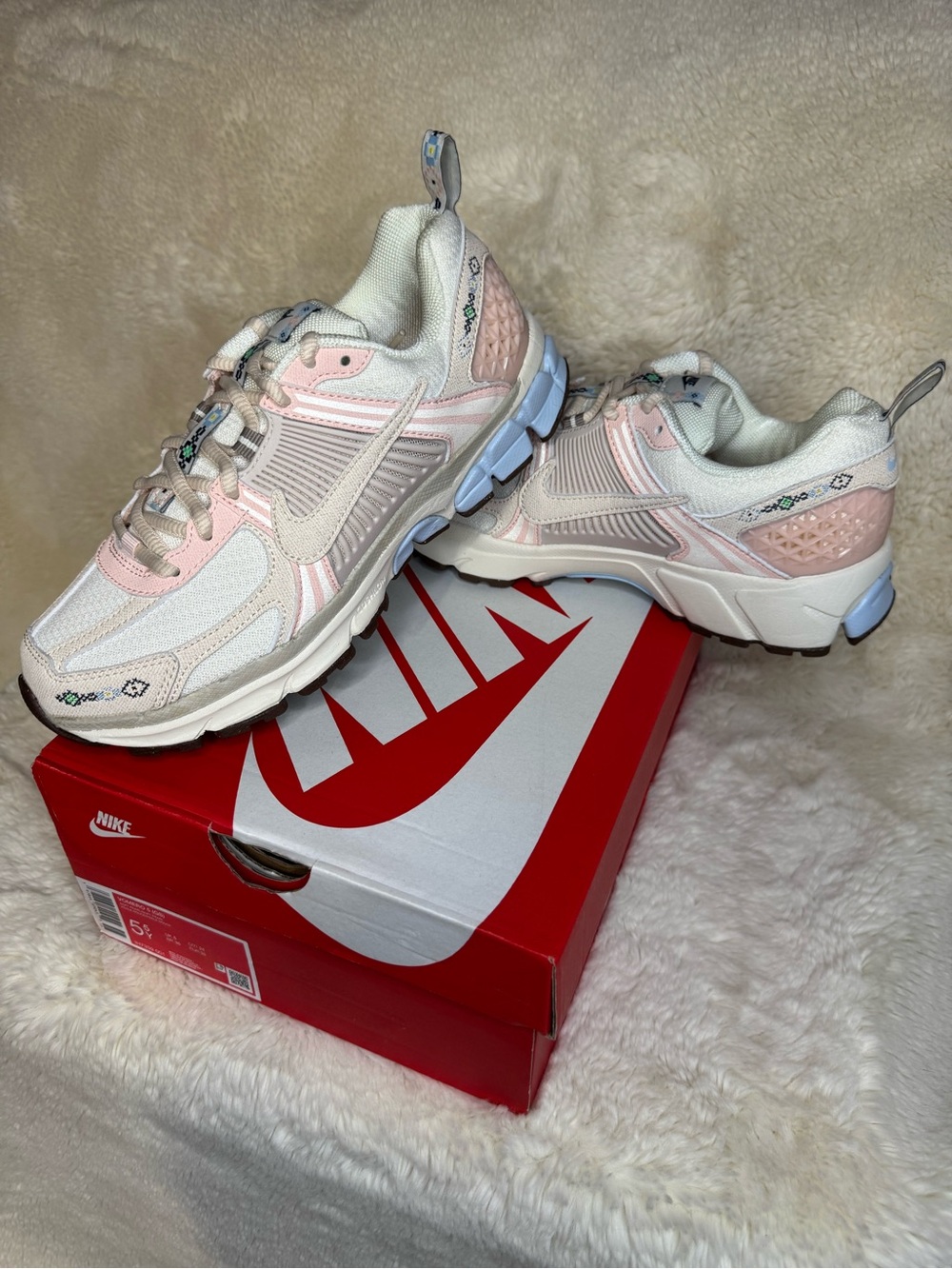 New in Box 🆕 Nike Vomero 5 (GS) Youth/Women’s